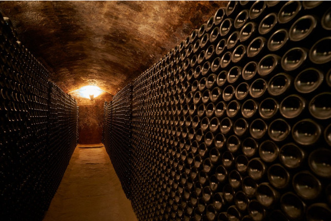 Visita a Bodega Subterránea con Cata de Vinos y Quesos o Dulces Artesanos para dos en Bodegas de Alberto (Valladolid)