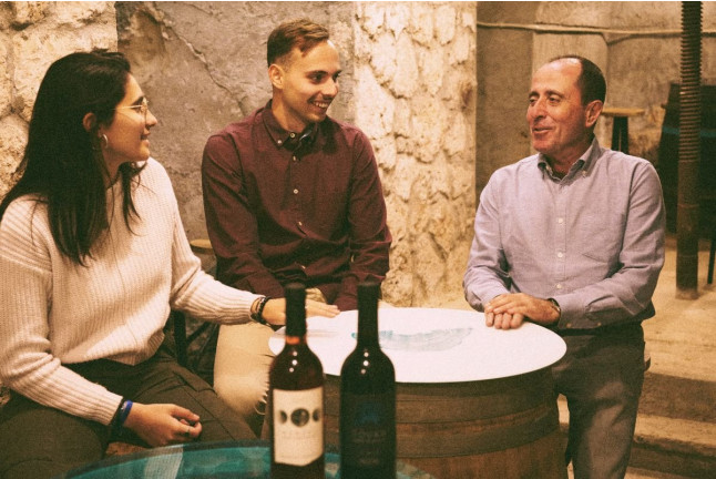 Visita a Tovar Bodega de Bodegas con Cata de Vinos y Comida para dos (Trigueros del Valle, Valladolid)