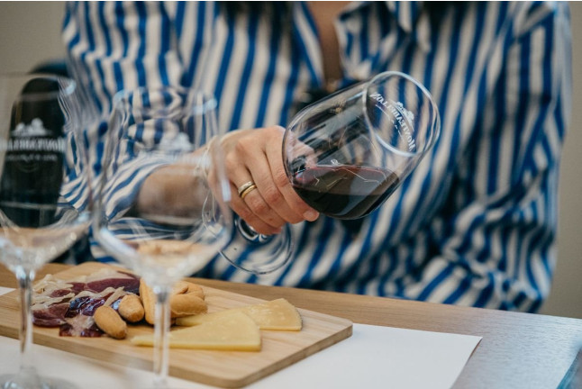 Experiencia Matambres: Visita a Bodega y Cata de Vino en Bodegas Monteabellón (Nava de Roa, Burgos)