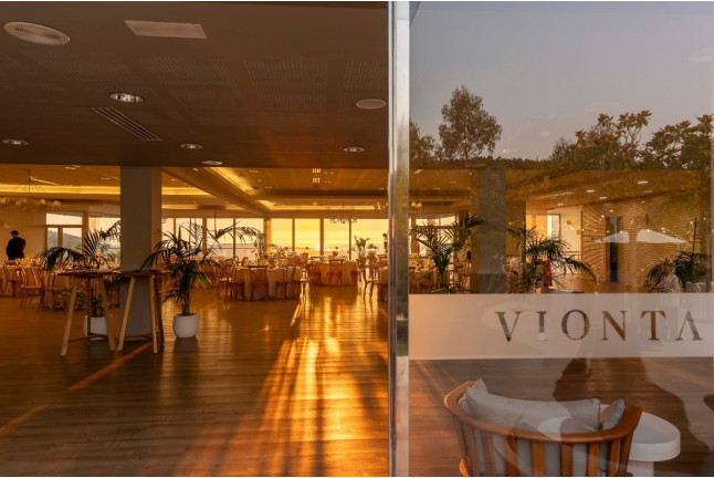 Visita Tradicional a Bodegas Vionta con Cata de Vinos para dos (Meaño, Pontevedra)