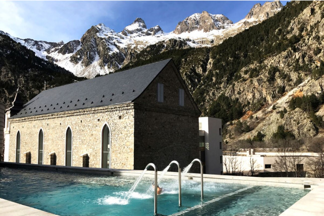 Visita a Bodegas Bal Minuta con Cata de Vino y Circuito Spa en Balneario Panticosa 4* para dos (Huesca) 