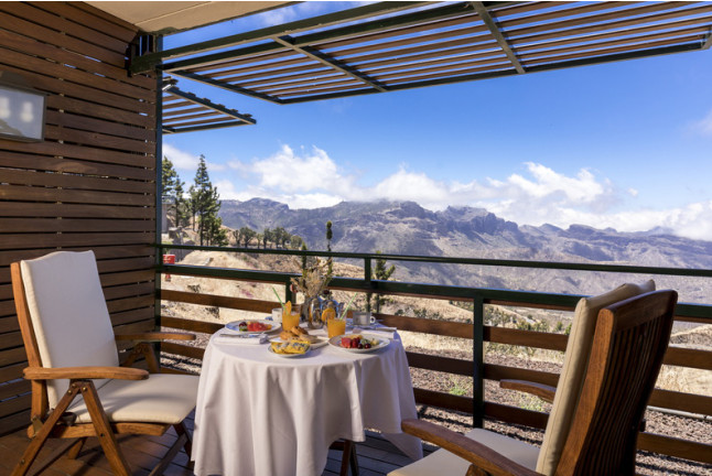 Escapada de 2 Noches con Desayuno y Comida o Cena para dos en uno de los Paradores de España (98 localizaciones a elegir)