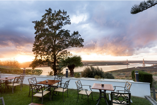 Escapada con Desayuno para dos personas en Parador de Ayamonte (Huelva)