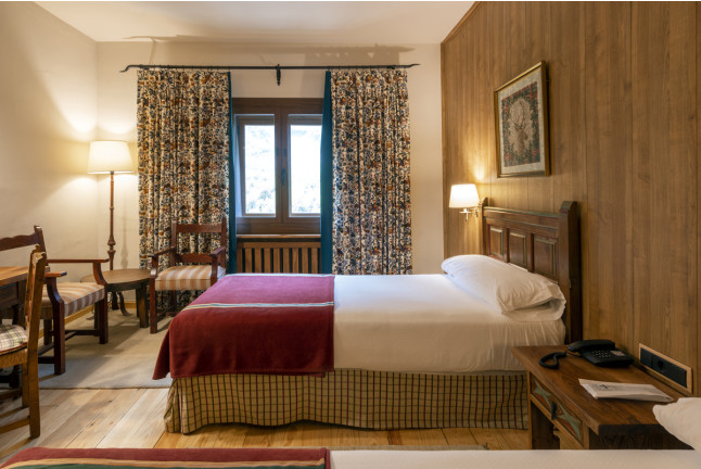 Escapada con Desayuno para dos personas en Parador de Bielsa (Huesca)