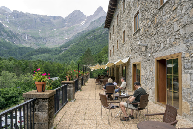 Escapada con Desayuno para dos personas en Parador de Bielsa (Huesca)