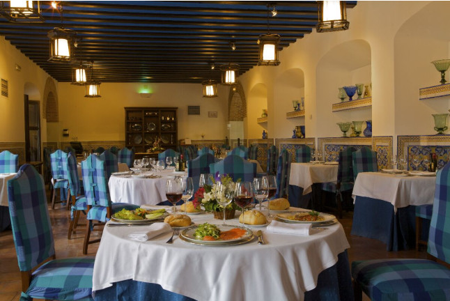 Escapada con Desayuno para dos personas en Parador de Chinchón (Madrid)