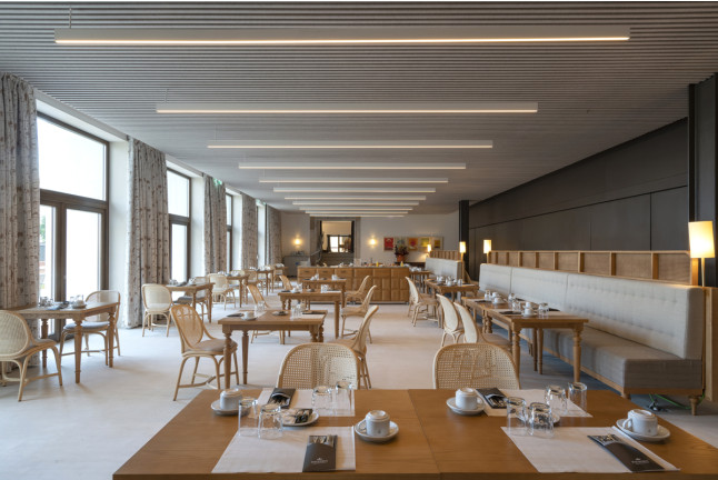 Escapada con Desayuno y Comida o Cena para dos personas en Parador de León 5* (León)