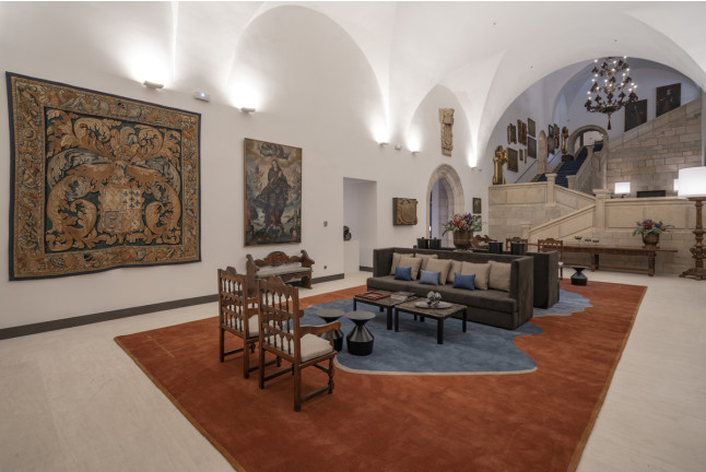 Escapada con Desayuno y Comida o Cena para dos personas en Parador de León 5* (León)