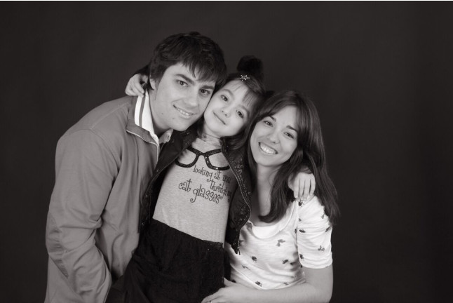 Book Fotográfico: sesión de fotos y DVD con 10 fotografías + 5 extra de regalo (Oviedo)