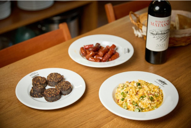 Sabores KM 0: Visita a Bodega, Cata de Vino y Menú Maridado en Bosque de Matasnos (Peñaranda de Duero, Burgos)
