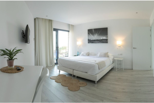 Escapada con Cata de Vino en Boutique Hotel Can Picó 4* (Pelacalç, Girona)