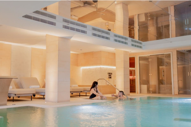 Sprunch: Circuito Termal y Brunch a Elegir en Hotel Catalonia Mirador Des Port 4* (Maó, Menorca)