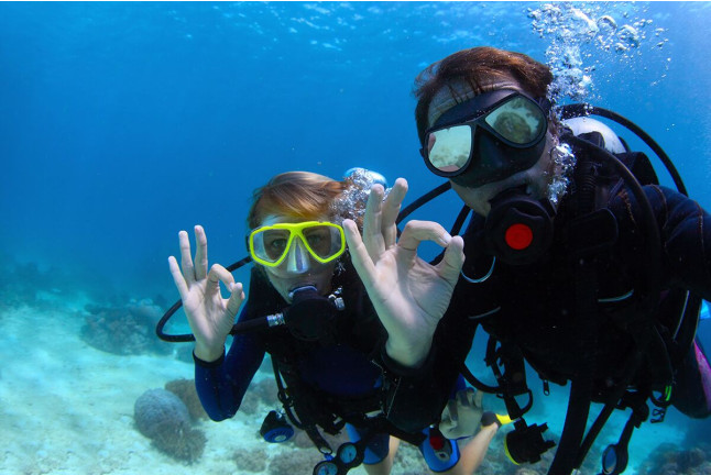 Bautismo de Buceo con Vídeo para cuatro en la Costa Brava (L'Escala, Girona)