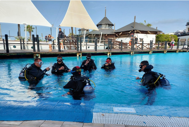 Bautizo de Buceo en Piscina y en el Mar (Playa Blanca, Lanzarote)