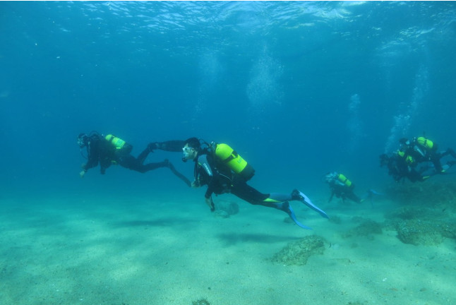 Escapada de 2 Noches en Apartamento y Bautismo de Buceo para dos (Tossa de Mar, Girona) 