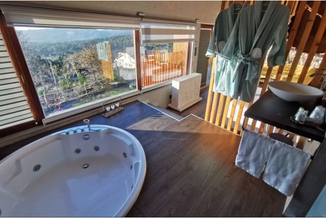 Escapada en una de las Cabañas con Bañera Hidromasaje y Jacuzzi Exterior de Nidos de Carnota (Carnota, A Coruña)