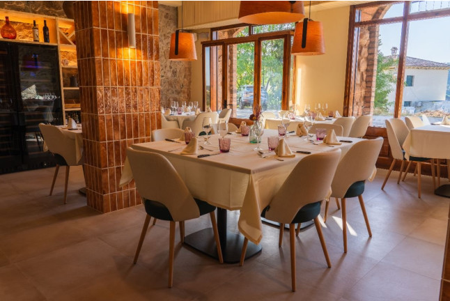 Escapada con Comida o Cena en Hotel Cal Marçal (Puig-reig, Barcelona)