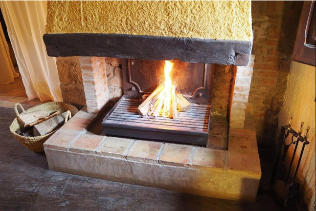 Escapada en Habitación Rovelló con Desayuno en Mas Cal Sastre (Sant Hilari Sacalm, Girona)