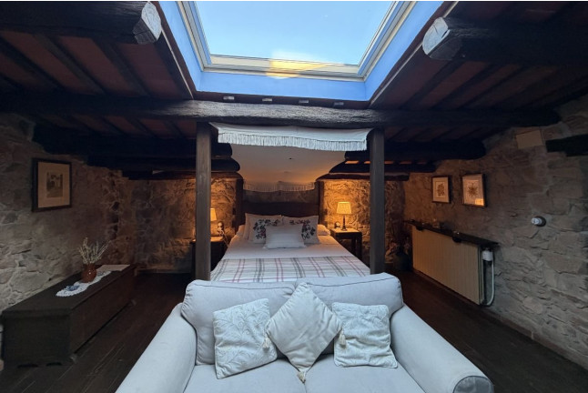 Escapada con Desayuno en Mas Cal Sastre: Habitación Fredulic, Moixina, Ciureny o La Carlet (Sant Hilari Sacalm, Girona)