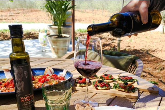 Cata de Vinos con Comida Típica Mallorquina para dos en Can Blai (Inca, Mallorca)