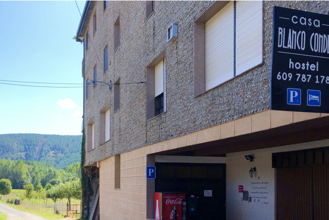 Escapada de 2 Noches con Desayuno en Casa Blanco Conde (Laza, Ourense)