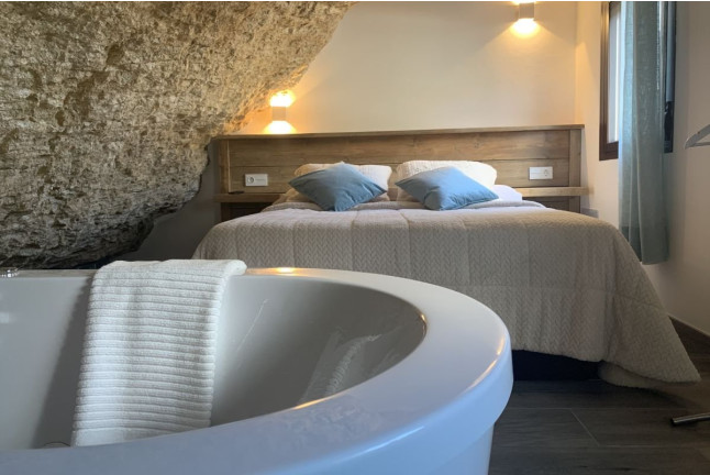 Escapada de 2 Noches en Suite Cueva en Setenil Rural (Setenil de las Bodegas, Cádiz)