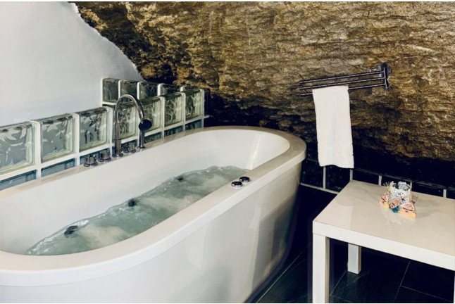 Escapada de 2 Noches en Suite Cueva en Setenil Rural (Setenil de las Bodegas, Cádiz)