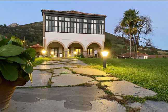 Escapada de 1 o 2 Noches con Desayuno en La Venta de Miyares (Piloña, Asturias)
