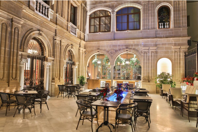 Menú Degustación para dos en Restaurante T22 del Hotel Casa Palacio María Luisa 5* GL (Jerez de la Frontera, Cádiz)