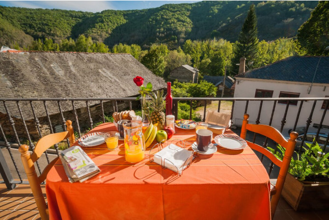 Escapada de 2 Noches con Cena en Casa Rural Aguas Frías *** (La Omañuela, León)
