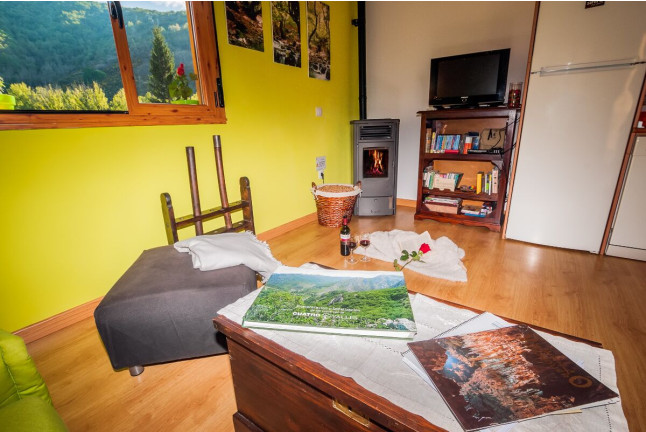 Escapada de 2 Noches con Cena en Casa Rural Aguas Frías *** (La Omañuela, León)