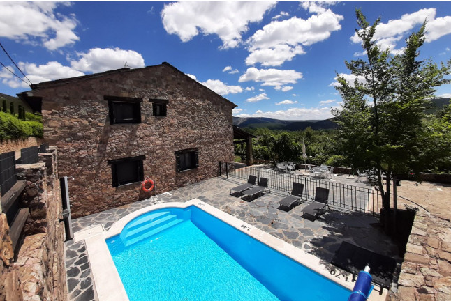 Escapada Romántica con Spa Privado y Cena en El Huerto del Abuelo (Almiruete, Guadalajara) 