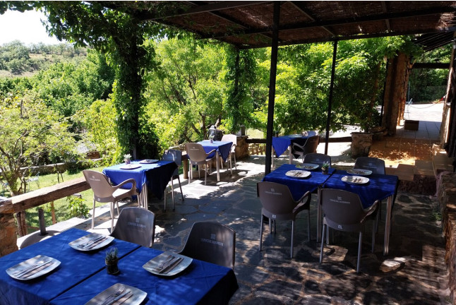 Escapada Romántica con Spa Privado y Cena en El Huerto del Abuelo (Almiruete, Guadalajara) 