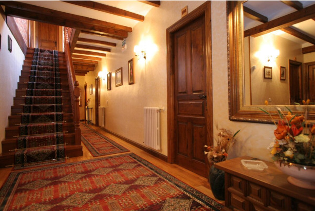 Escapada en Habitación Superior con Bañera de Hidromasaje en Casa Rural Posada El Solar 3* (Galizano, Cantabria)