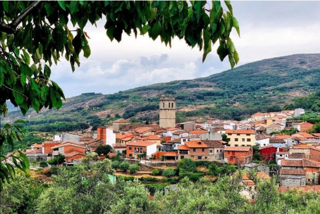 Escapada de 2 Noches con Desayuno en Casa Rural Parada Real (Garganta la Olla, Cáceres)