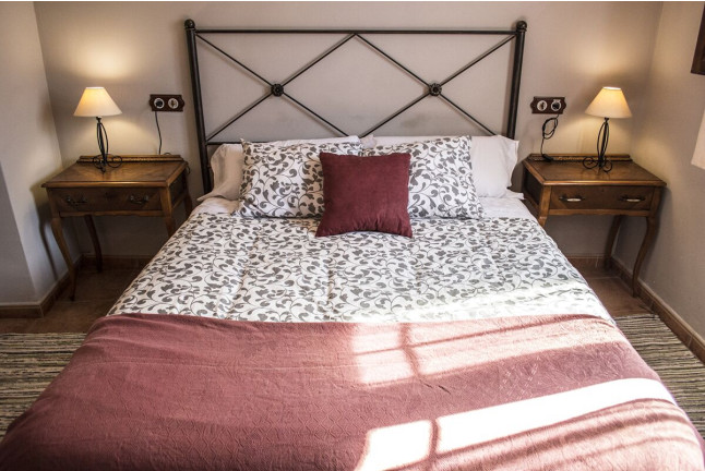 Escapada con Cena en Casa Rural Los Garridos (Casas Bajas, Valencia)
