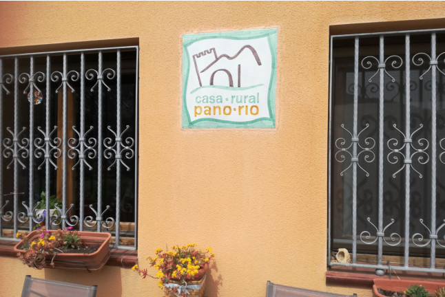 Escapada con Desayuno en Casa Rural Pano Rio (Cuevas de Cañart, Teruel)