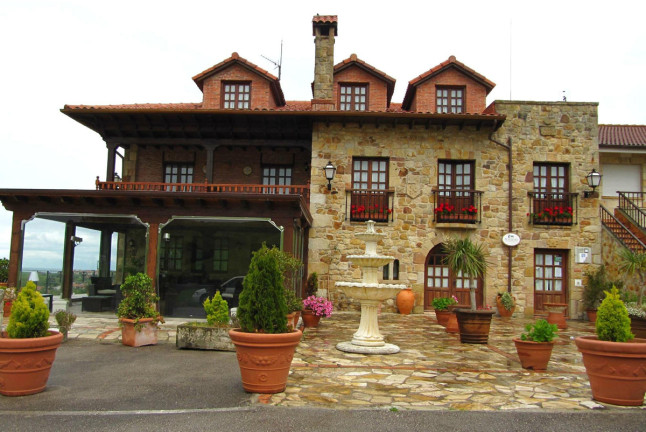Escapada con Bañera de Hidromasaje en Casa Rural Posada El Solar 3* (Galizano, Cantabria)