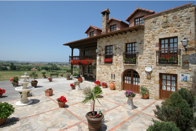 Escapada con Bañera de Hidromasaje en Casa Rural Posada El Solar 3* (Galizano, Cantabria)