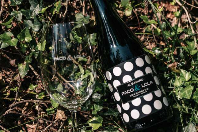 Escapada en Casa Rural Pazo Larache y Cata de Vinos con Visita a Bodega Paco & Lola para dos (Pontevedra) 