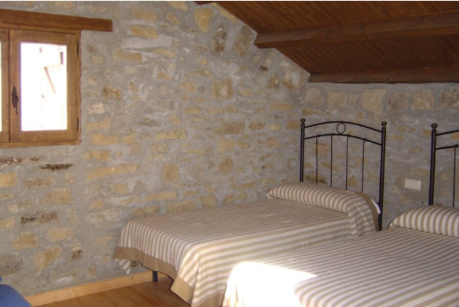 Escapada de 2 Noches con Desayuno Casero en Casa Rural Tomaso (Reperós, Huesca)