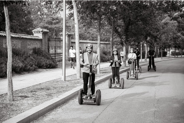 Tour en Segway por el centro de Madrid o por el Parque del Retiro (Madrid)