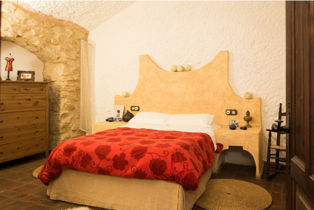 Escapada con Visita Guiada en Casas Cuevas Almagruz (Purullena, Granada)