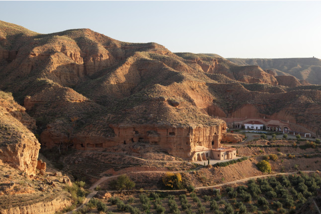 Escapada con Visita Guiada en Casas Cuevas Almagruz (Purullena, Granada)