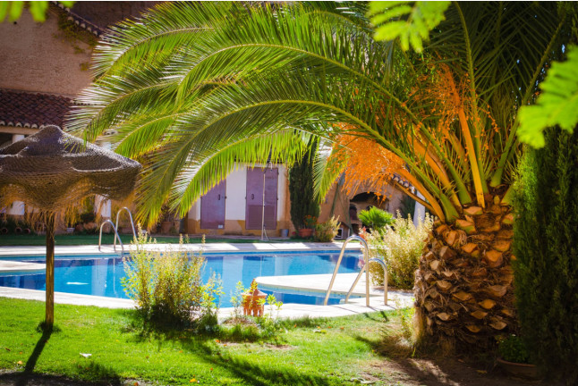 Escapada con Visita Guiada en Casas Cuevas Almagruz (Purullena, Granada)