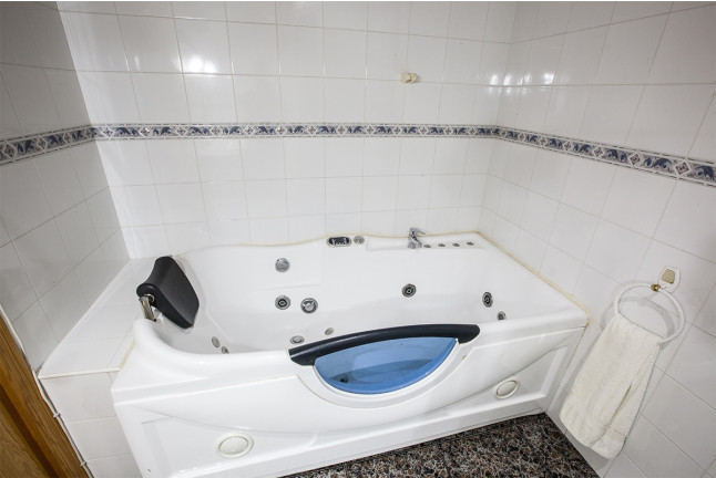 Escapada de 2 Noches en Habitación Doble o Suite con Spa y Masaje en Casas Rurales Benarum (Mecina Bombarón, Granada)