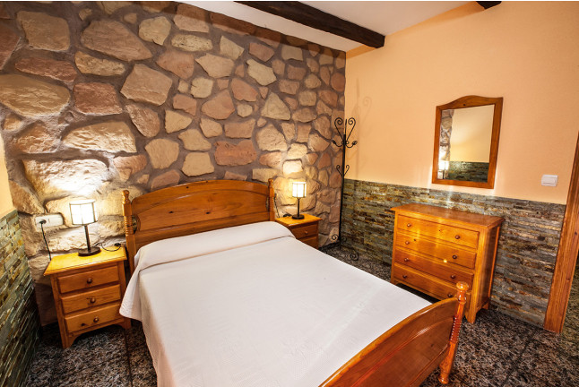 Escapada de 2 Noches con Spa en Habitación Doble o Suite de Casas Rurales Benarum (Mecina Bombarón, Granada)