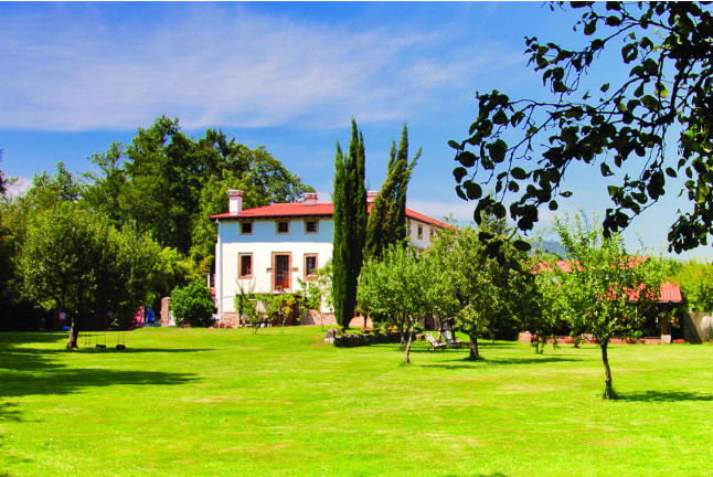 Escapada con Desayuno en Casona de San Pantaleón de Aras (Cantabria)