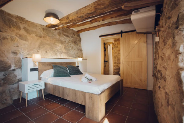 Escapada con Spa Privado y Cena en Castell de l'Aguda (Lleida)