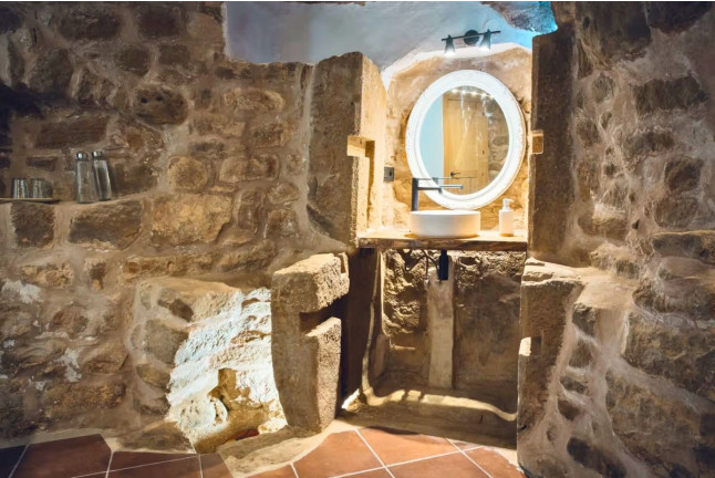 Escapada con Spa Privado y Cena en Castell de l'Aguda (Lleida)